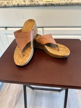 Vionic Cameron Sandals Womens Carmel Brown Thong Slide Orthotic Size 9